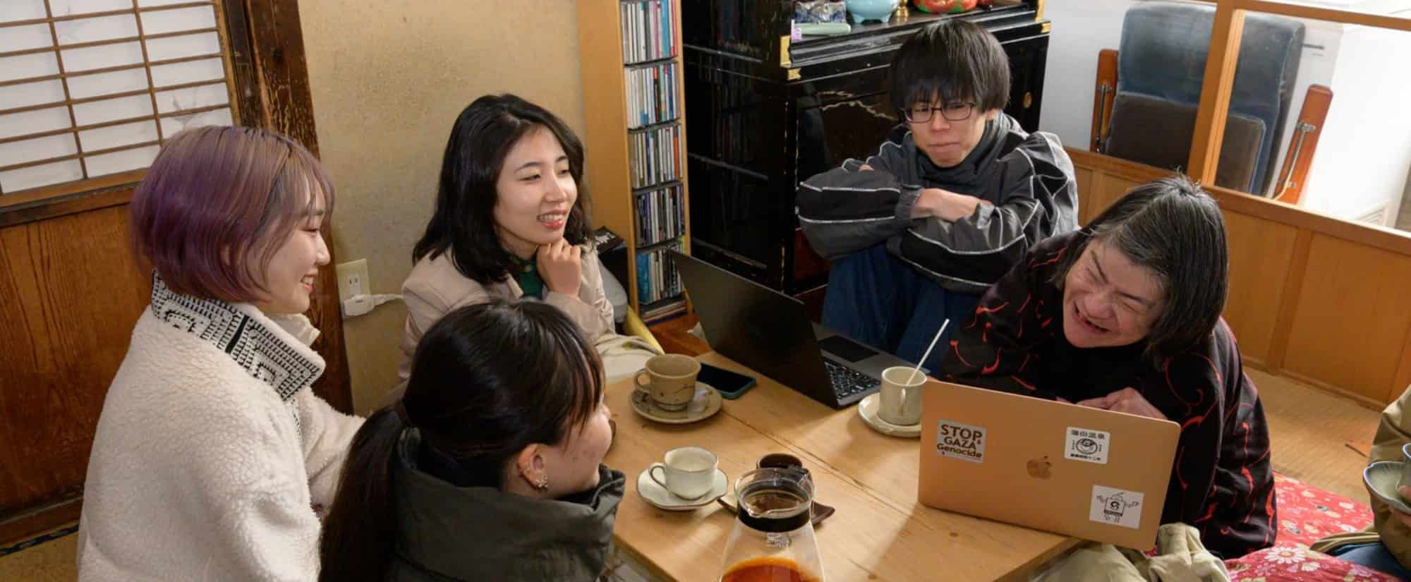 橋本和子さんと松原慧太朗さんと川平千紘さんと岡田実桜さんと瀬端こころさん