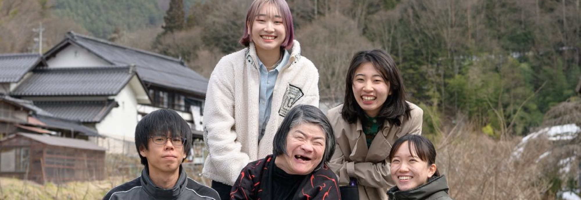 橋本和子さんと松原慧太朗さんと川平千紘さんと岡田実桜さんと瀬端こころさん